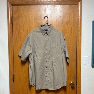 Roundtree & Yorke Men's Short Sleeve Khaki Button Down Shirt